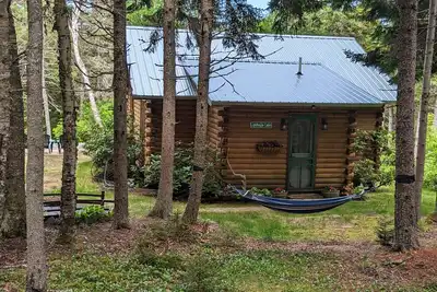 Image de Tiny cabin Big Charm/Military discount/Fire pit/ Beach/No pet fee