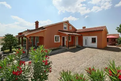Image de Maison de vacances Buje pour 1 - 8 personnes avec 3 chambres à coucher - Maison de vacances