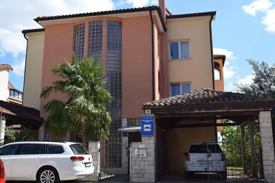 Image de Appartement de vacances pour 3 personnes  + 1 enfant env. 35 qmà Stancija Vinjeri Novigrad, Istrie (Istrische Riviera)