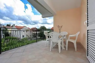 Image de Appartement de vacances pour 5 personnes env. 40 qmà Karin Gornji, Dalmatie (Karinsko More)