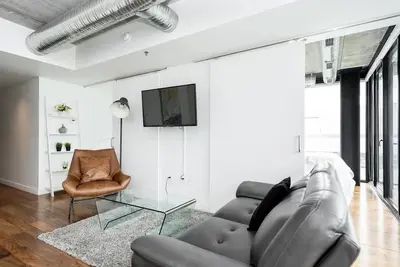 Image de (1309) Downtown Glasshouse Luxury Suite 2br 1bath+ Fast Wifi(311)