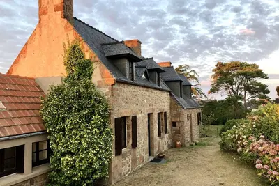 Image de Maison en pierre à Perros-Guirec avec grand jardin et Wifi