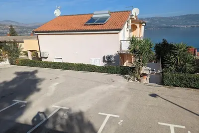 Image de Appartement de vacances Trogir pour 1 - 4 personnes avec 1 chambre à coucher - Maison de vacances