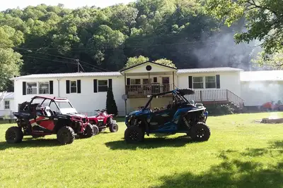 Image de Trail Side Inn 4 bed 2 bath with trail access to 4 Hatfield-McCOY trails system