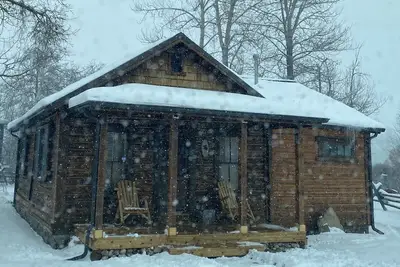Image de Historic Cabin w/Hot Tub- near red  lodge, visit Beartooth Pass & Yellowstone