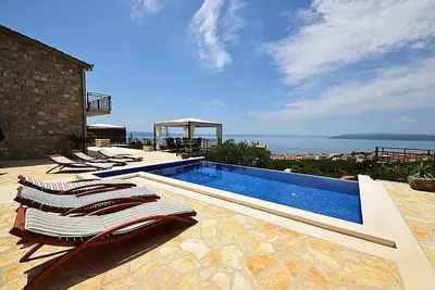 Image de Maison de vacances Makarska pour 1 - 6 personnes avec 3 chambres à coucher - Maison de vacances