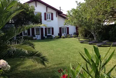 Maison de charme en ville et bord de mer