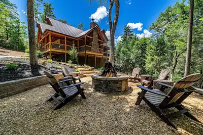 Image de Luxe Mountain Lodge: Heated Pool ~ Glamping Dome ~ Hot Tub