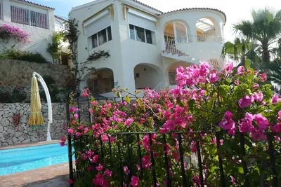 Image de Appartement au premier étage, piscine privative