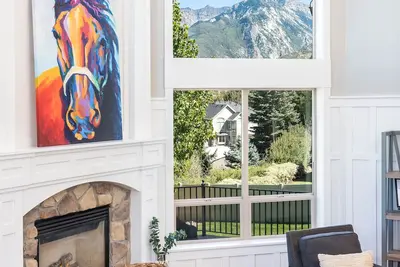 Image de Luxurious 8-Bedroom Mountain Retreat Near Wasatch Mountains