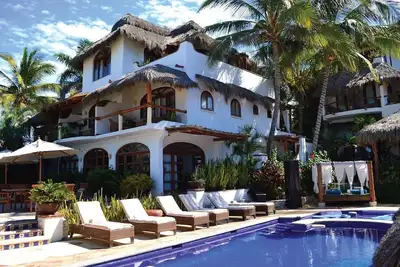 Image de Casa de Mita. . . Quiet, Secluded, Fabulously Appointed and Over the Top Service!