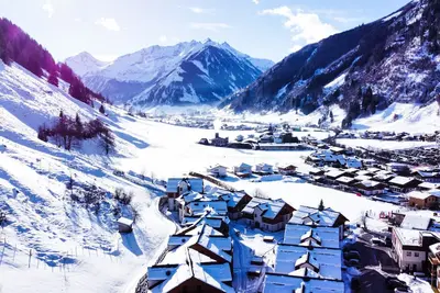 Image de Modern Mountain Apart directly by Skiing area
