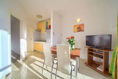 Image de Appartement de vacances Dobrinj pour 1 - 4 personnes avec 1 chambre Ă coucher - Maison de vacances