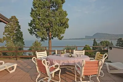 Image de Appartement de vacances Manerba del Garda pour 1 - 7 personnes avec 3 chambres à coucher - Apparteme