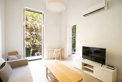 Image de Stylish apartment, very bright. Located in the center of Barcelona