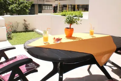 Image de Appartement de vacances pour 5 personnes  + 1 enfant env. 72 qmà Omiš, Dalmatie (Centre de la Dalmatie)