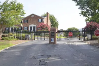 Image de The absolute Closest Housing to the 1st ever November Masters 2020