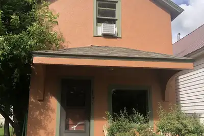 Image de 3 bedroom, 1 bath historical home in downtown Livingston, Montana.