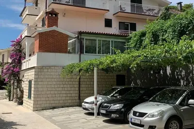 Image de Appartement de vacances Omiš pour 1 - 4 personnes avec 1 chambre à coucher - Maison de vacances