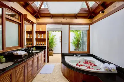Image de Stunning 4 Bedroom Villa, Surin Beach, Phuket