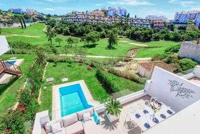 Image de Nouvelle villa de luxe moderne, sauna, jacuzzi, vue sur le golf Neflix 1. vue su