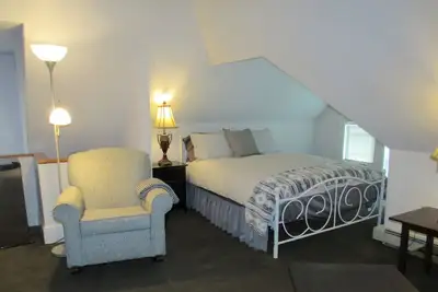 Image de Great Price;Beautiful, Spacious 3 Bed 2 Bath in a House Near Downtown Portsmouth
