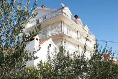 Image de Appartement de vacances pour 4 personnes env. 50 qmà Seget Donji, Dalmatie (Kastel et environs)