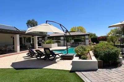 Image de Incredibly spacious Gathering place, Private Pickleball Court, Sleeps 14,