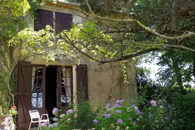 Image de maison de caractère dans la campagne gersoise