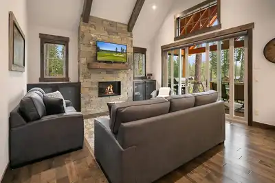 Image de Big Home with Low Rates! In the Heart of Suncadia Resort | Hot Tub | WiFi