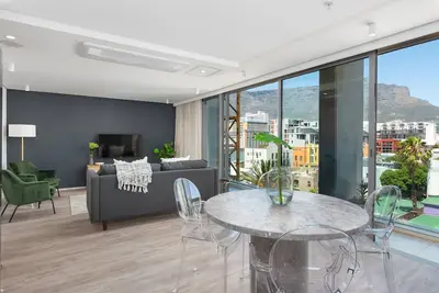 Image de Modern Duplex Apartment | Views | Space | Balcony