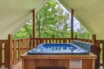 Image de Macys Hideaway | Pool Table + Hot Tub & Near Town!