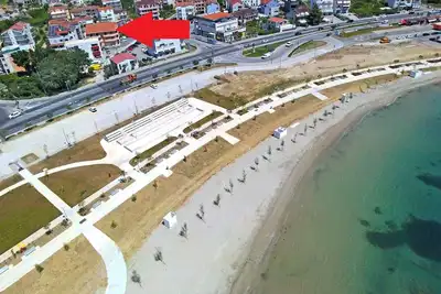 Image de Appartement avec une chambre à coucher au deuxième étage