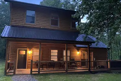 Image de Spacious Cabin in Hocking Hills close to Caves. HotTub, Grill & 66 Acres of Hiking