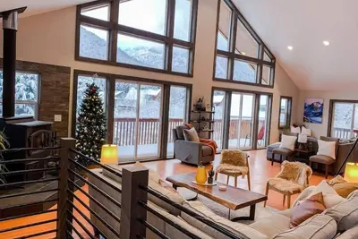 Image de Jeremys Mountain Chalet @jeremysmountainchalet
