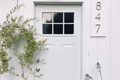 Image de Cute two bedroom bungalow in town.