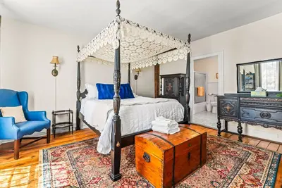 Mystic Riverfront Captain`s Home