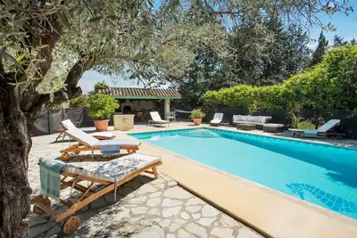 Image de Mas des Olivades - Ferme provençale - Piscine