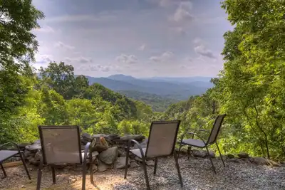 Image de Chalet with heavenly views in the Blue Ridge Mountains!