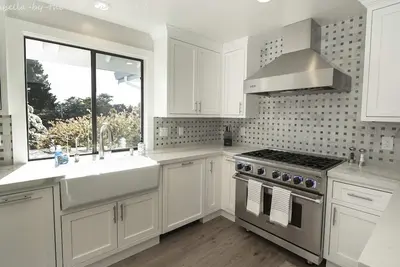 Image de Isabella: Beautifully Remodeled Home Two Blocks from Carmel Beach