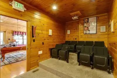 Image de Luxury Cabin Close to Pigeon Forge and Gatlinburg