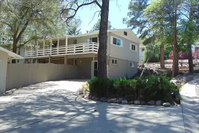 Image de The Blue Canyon Cabana is within walking distance of downtown!