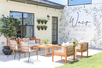 Image de Waco's Premier Designer Home - 3 Min from Magnolia