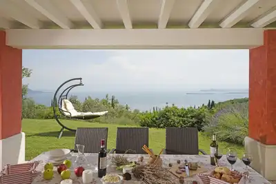 Image de Cà Rossa -  Ibisco in the middle of the nature above Toscolano Maderno