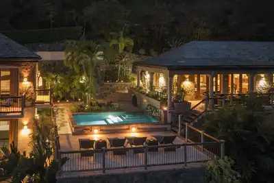 Image de Cara Mia beautiful 3 king Br, 3. 5 bath, whole house generator views private pool