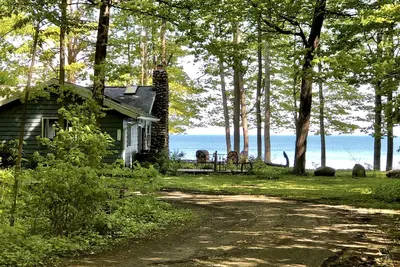 Image de Lakefront Cottage Home for All Seasons Enjoyment on Beautiful Lake Erie!
