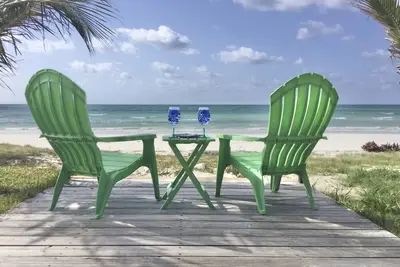 Image de Modern Four Bedroom Home On The Beach in Grand Bahama