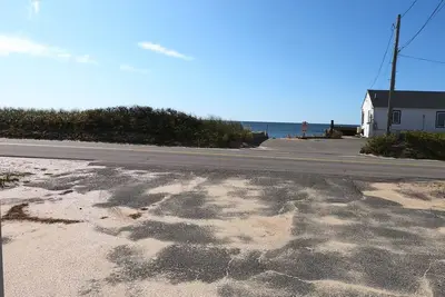 Image de Relaxing Retreat at the Lobster Sunday Cottage located at the Oceana Cottages