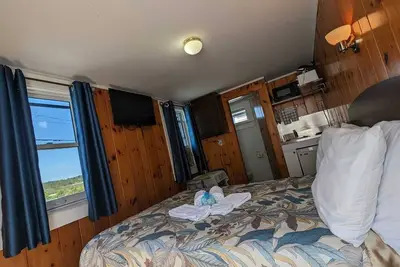 Image de Oceanfront Getaway at the Cod Sunday cottage located at the Oceana Cottages