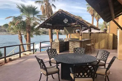 The Beachfront Villa 13